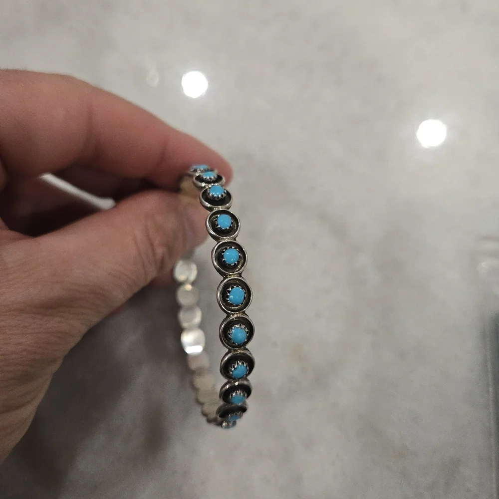 Bracelet Vintage Zuni Sterling Silver & Turquoise Petit Point Bangle Bracelet - Picture 3 of 4